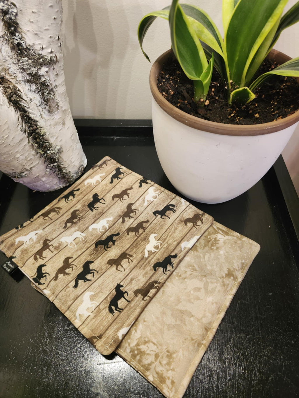 Cheval ligné sous-plat