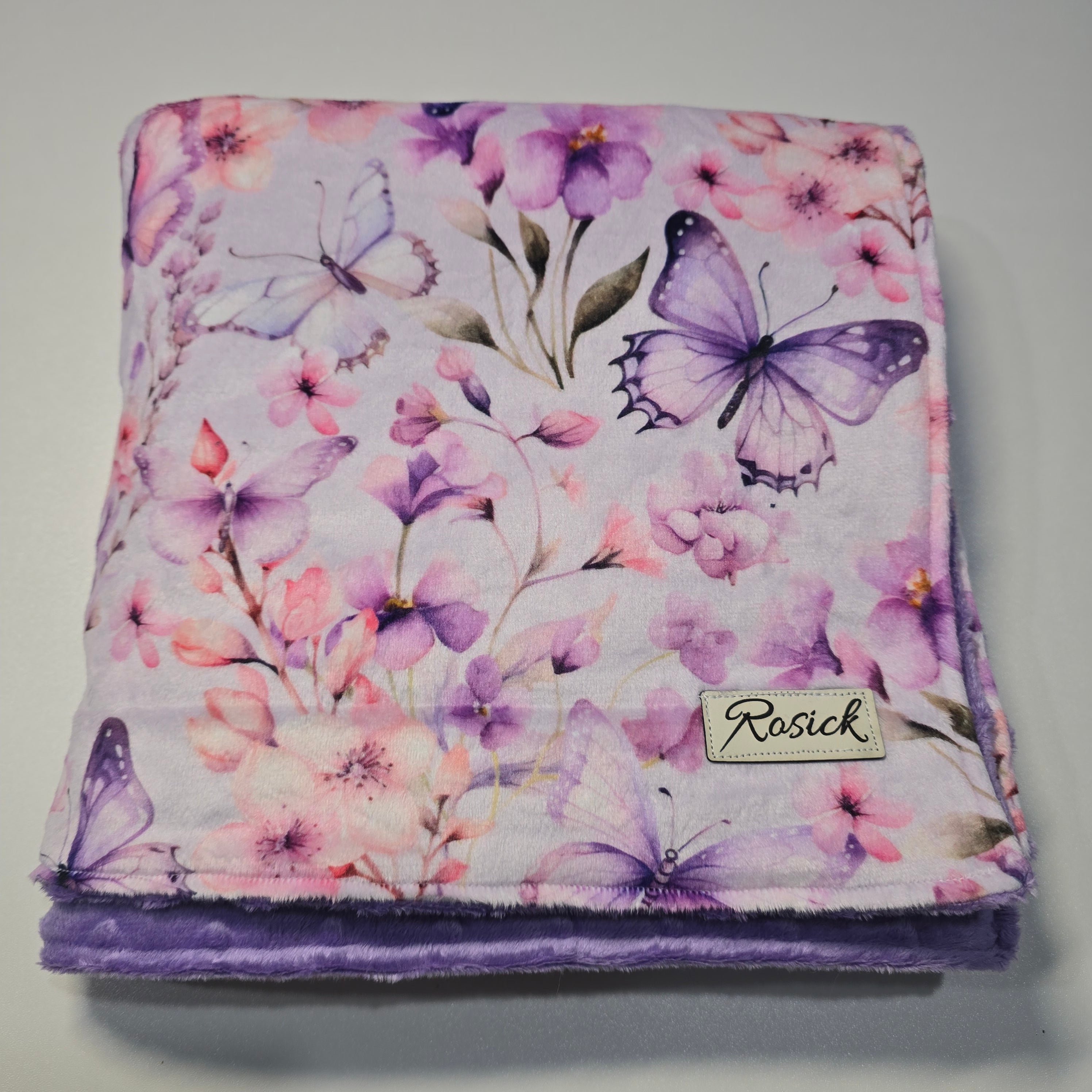 Papillon mauve