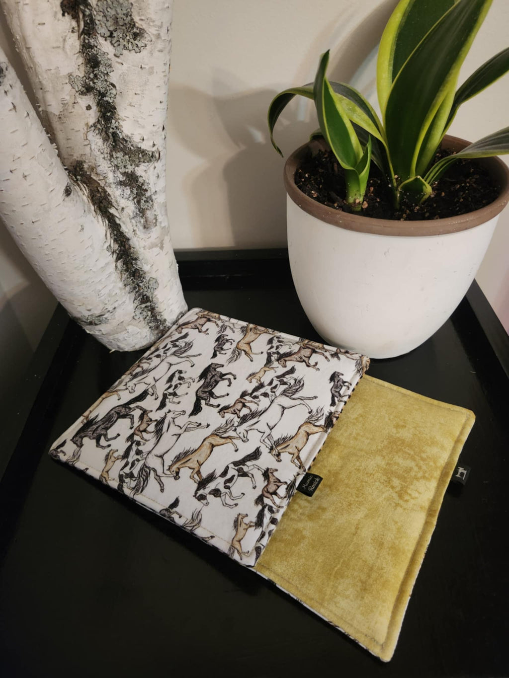 Cheval fond bland sous-plat